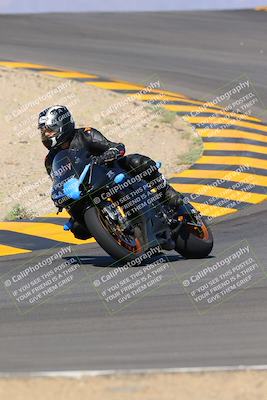 media/Oct-09-2022-SoCal Trackdays (Sun) [[95640aeeb6]]/Turns 9 and 10 (1050am)/